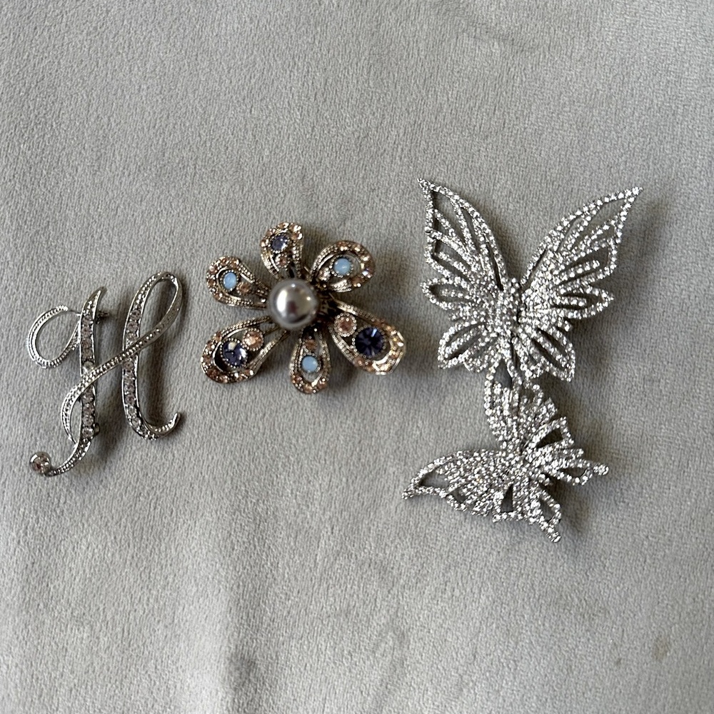 3 rhinestone brooches bundle